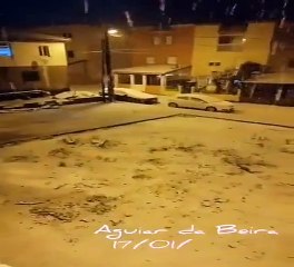 Serras do interior Norte pintadas de branco