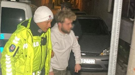 Polisten 15 kilometre kaçtı, aracı için dönünce yakalandı