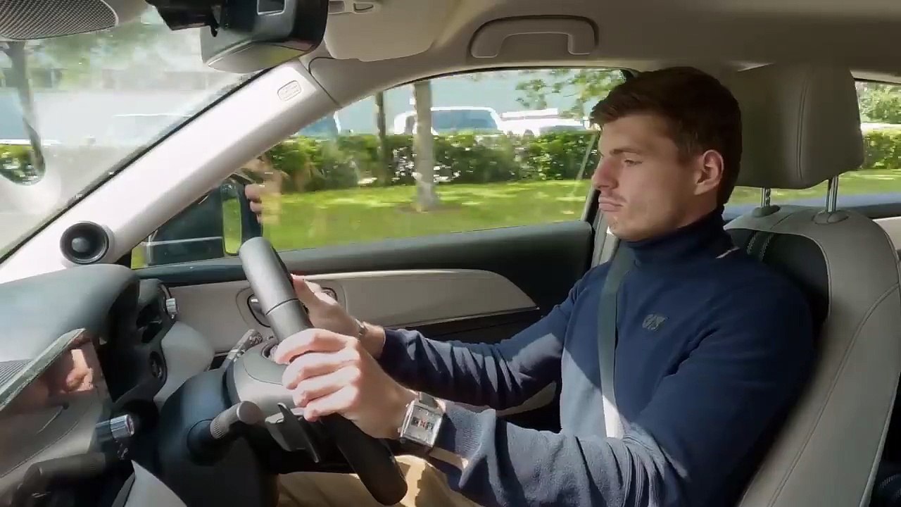 Max Verstappen - Honda HR-V