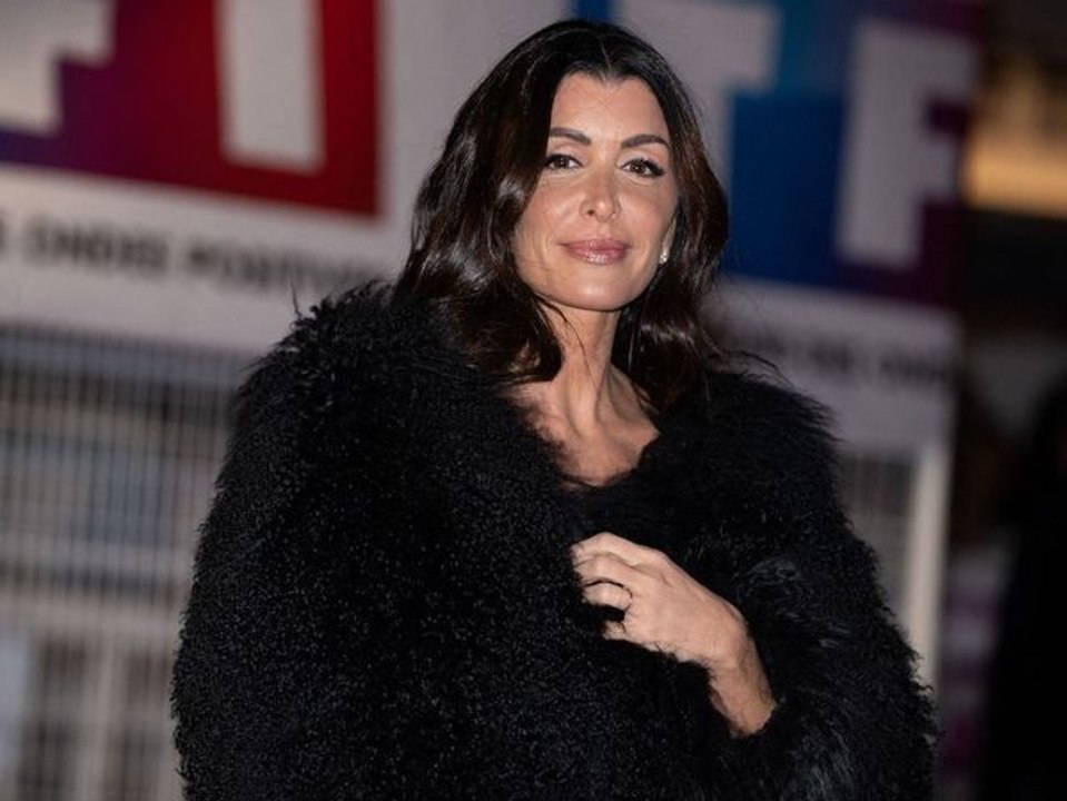 "La Bretonne... la bouffonne", "il s'est passé des trucs avec Nikos", "elle a dit des choses sur toi" : Arthur ressort sur son Facebook, un moment...