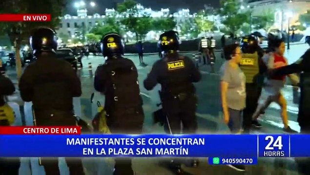 Manifestantes se congregan en la Plaza San Martín para marchar en contra del Gobierno