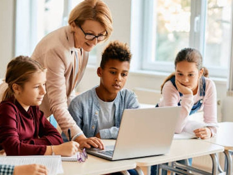 Schulbarometer Das ist die größte Herausforderung an Schulen video