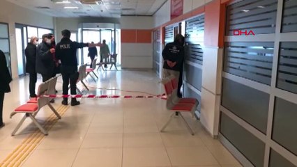 Sultangazi'de nüfus Müdürlüğü'nün tavanı çöktü