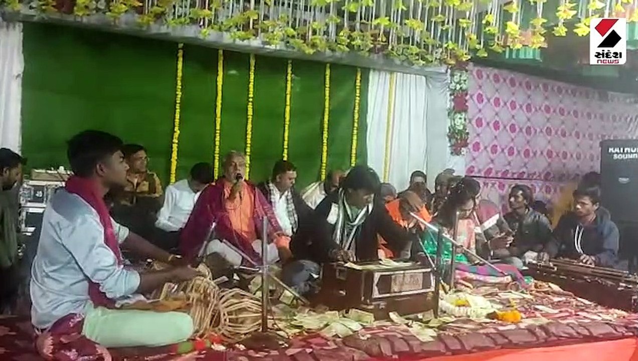 કાલોલના ધારાસભ્ય ફતેસિંહ ચૌહાણ પર થયો રૂપિયાનો વરસાદ