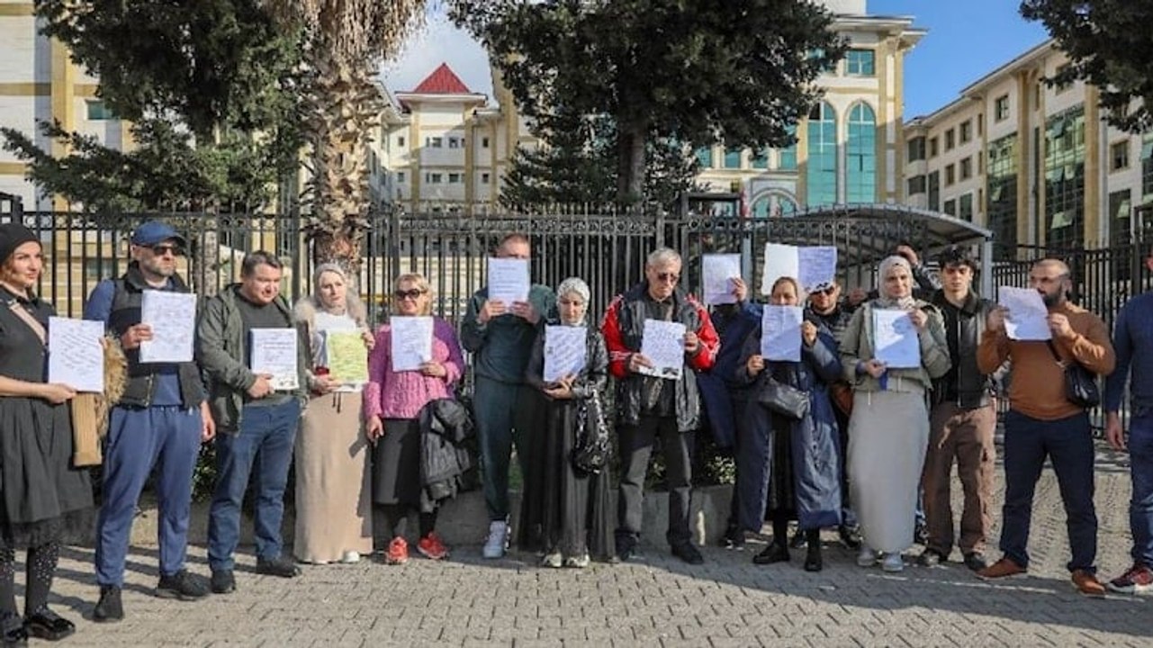 ‘2 ayda teslim edilecek’ denilen evleri onlarca kişiye satmışlar