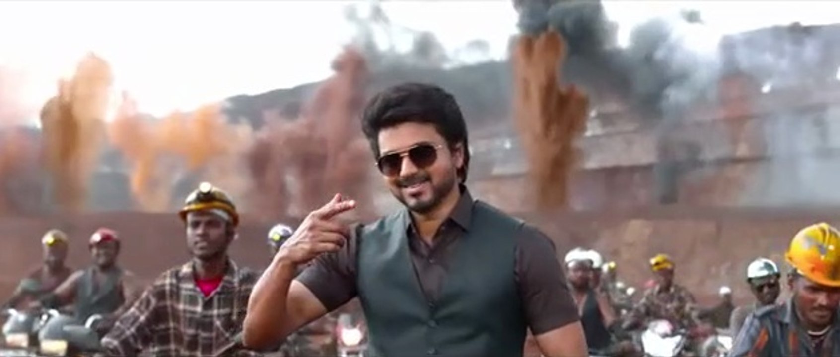 Varisu (Hindi) Official Trailer - Thalapathy Vijay, Rashmika Mandanna, Vamshi Paidipally - S.Thaman