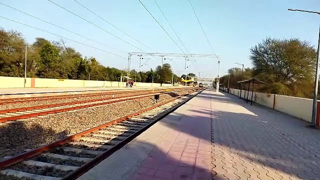 सौ किमी. प्रति घंटा की रफ्तार से दौड़ी ट्रायल ट्रेन