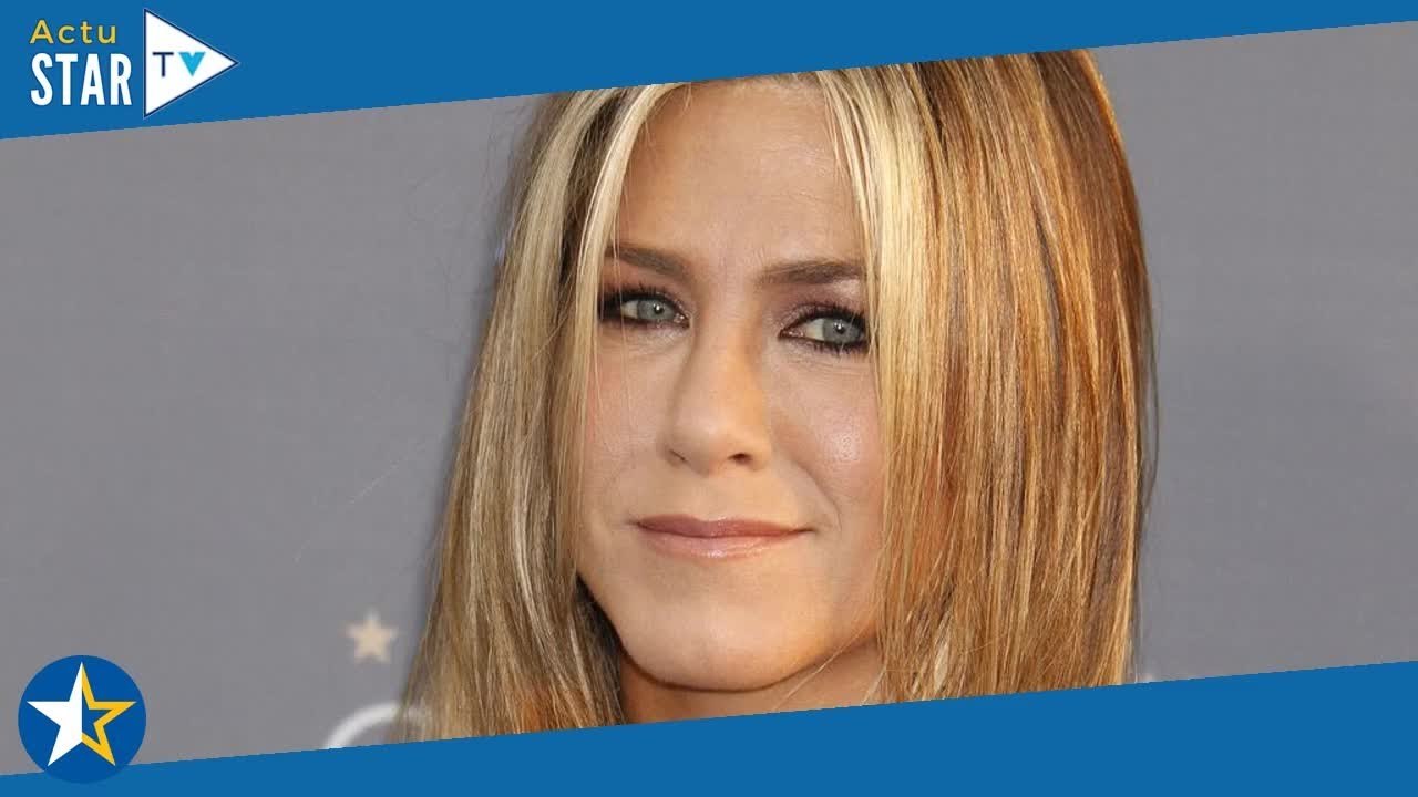 "Elle a secoué ses seins contre mes joues" : Jennifer Aniston très intime avec un célèbre acteur fra