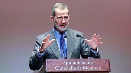 GALA VIDÉO - Felipe VI et Juan Carlos brouillés : ce geste d'affection étonnant aux funérailles de Constantin II