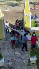 Chuva derruba imagem de Senhor do Bonfim em Icó
