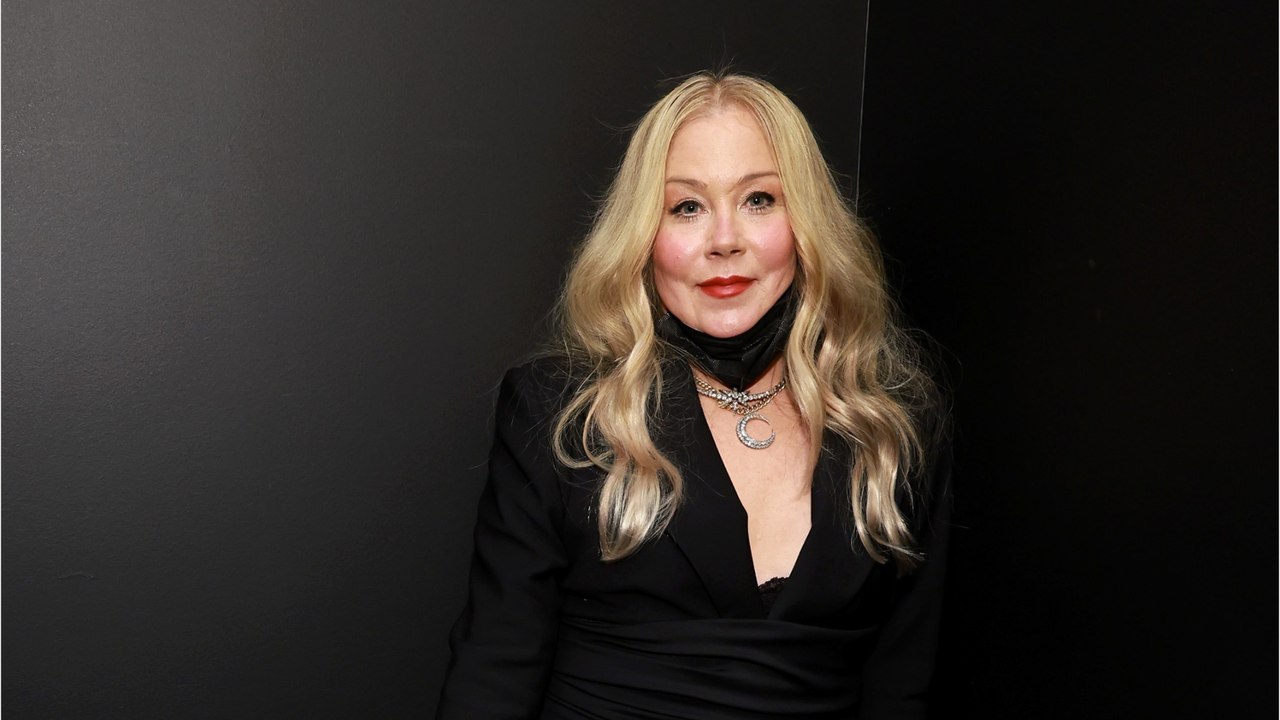 GALA VIDEO - Christina Applegate transformée pa...
