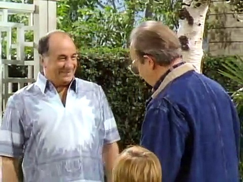 ALF - Se2 - Ep19 - You Ain't Nothin' But a Hound Dog HD Watch