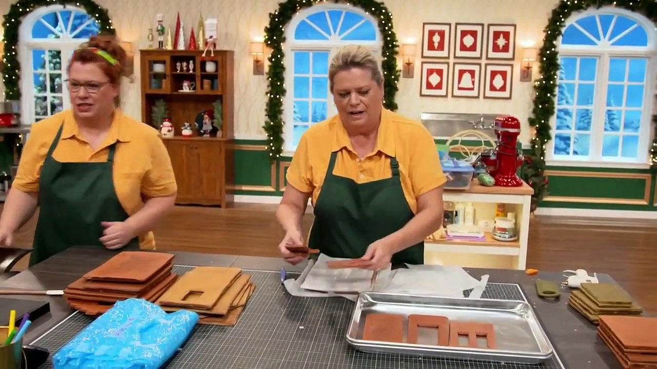 Holiday Gingerbread Showdown - Se2 - Ep01 - Canine Christmas HD Watch