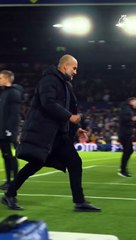 Pep Guardiola en colère tire dans une bouteille et blesse un membre du staff