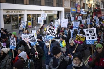 İngiltere'de hemşirelerden 2 günlük grev