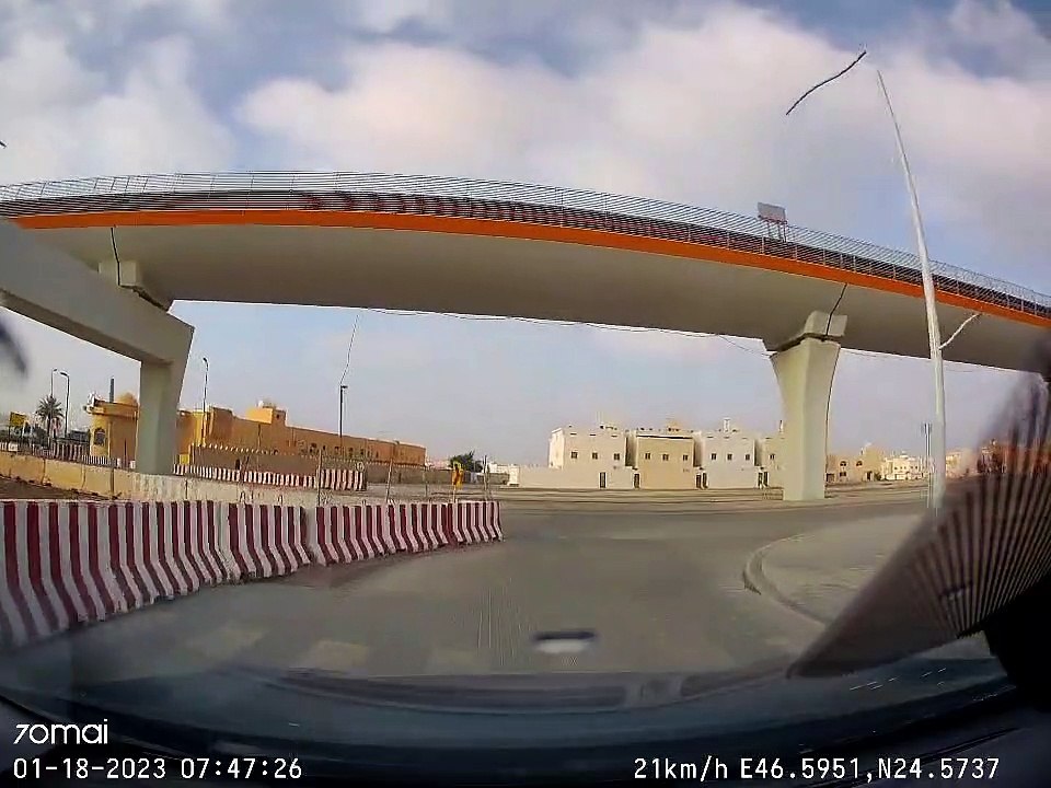 بالفيديو.. حافلة لنقل الطلاب تسير عكس الاتجاه و«المرور» تتفاعل