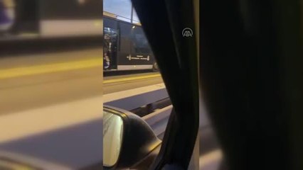 Küçükçekmece'deki metrobüs kazasında 4 kişi yaralandı