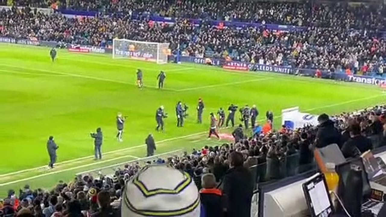 Mateusz Klich says goodbye to Elland Road