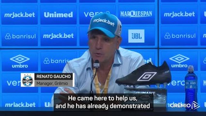 Gremio manager praises Suárez after dream hat-trick debut