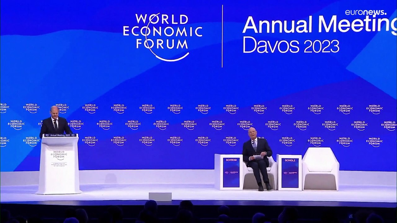 Bundeskanzler Olaf Scholz warnt in Davos vor Protektionismus -  'Leopard'-Panzer erwähnt er nicht