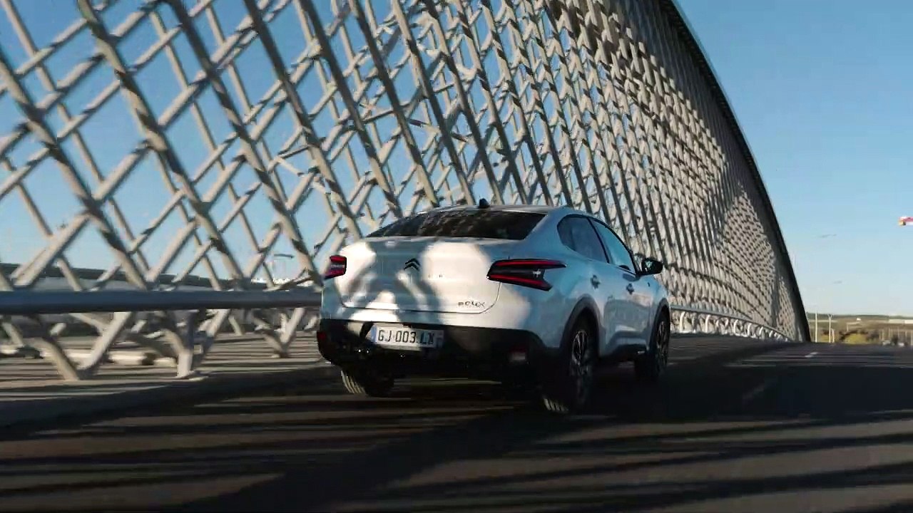 La Citroën ë-C4 X électrique revendique jusqu'à 360 km d'autonomie WLTP