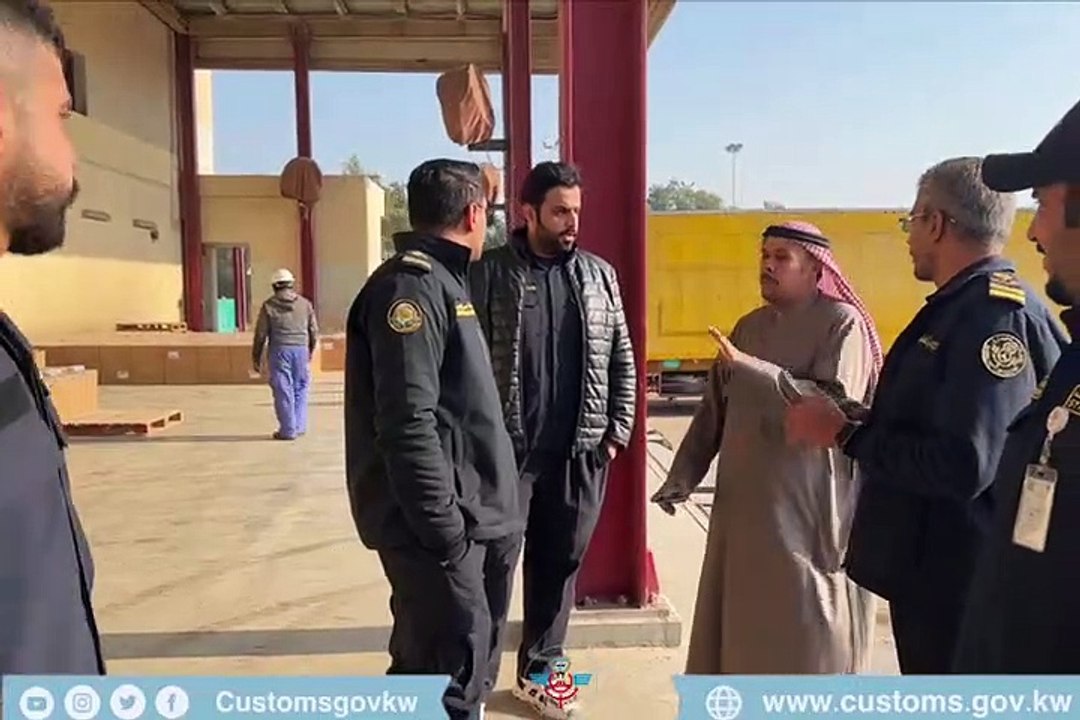 ضبط أكثر من 38 ألف كرز سجائر منوعة بحوزة عربي ف...