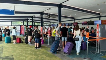 Roads reopen as flooding rains ease in Qld's north