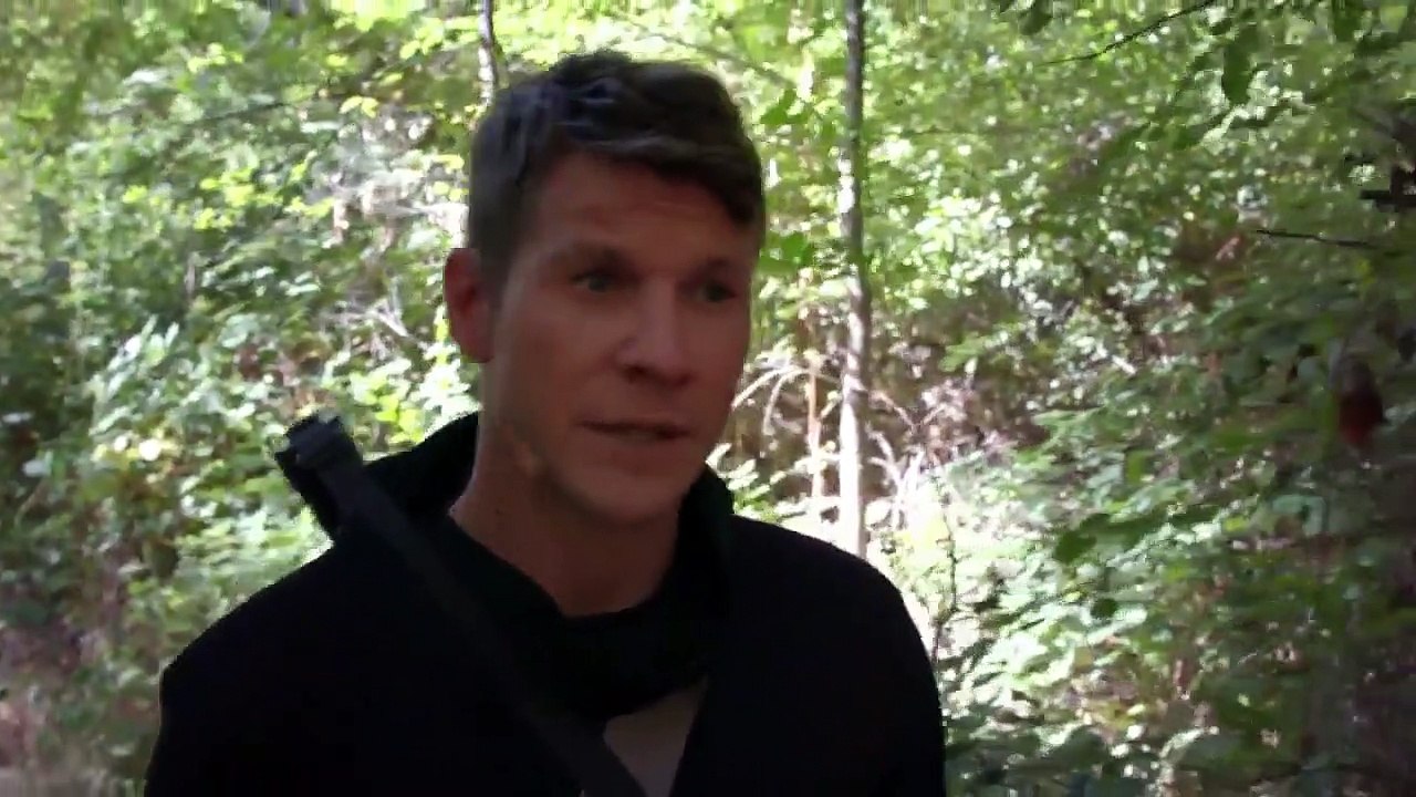 Extinct - Se1 - Ep02 - Brother's Keeper HD Watch