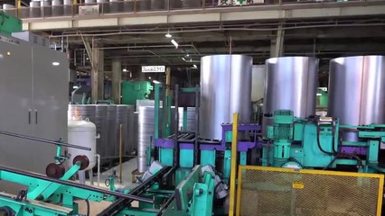 Proses produksi drum secara massal. Pabrik drum baja terkemuka di Jepang
