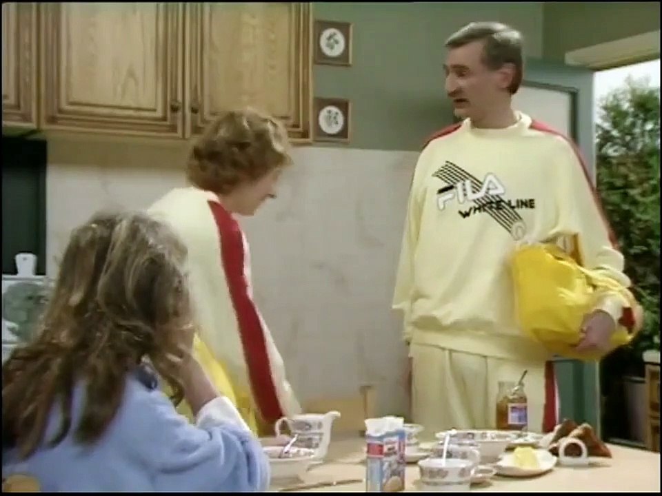 Ever Decreasing Circles - Se4 - Ep01 HD Watch