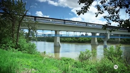 ENQUÊTE CRIMINELLE  CRIME EN EAUX TROUBLES