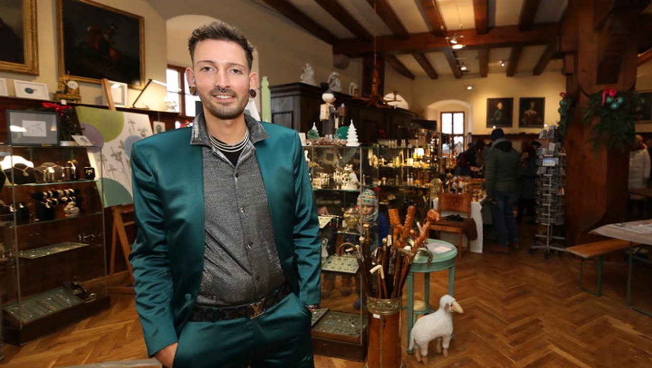 „Bares für Rares“-Star Fabian Kahl schwer verliebt: SO süß zeigt er seine Liebe