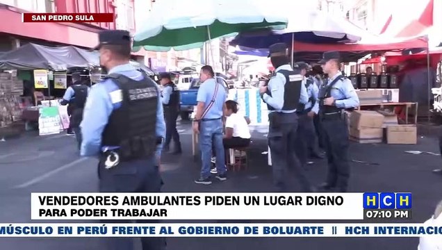 Vendedores ambulantes piden un lugar digno para por trabajar