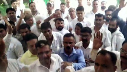 तबादले की बाद भी नहीं छूटता पद और कुर्सी का मोह