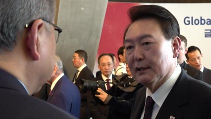 尹 "점심이라도 모시는 게 1호 영업사원 도의"...글로벌 CEO 오찬 / YTN