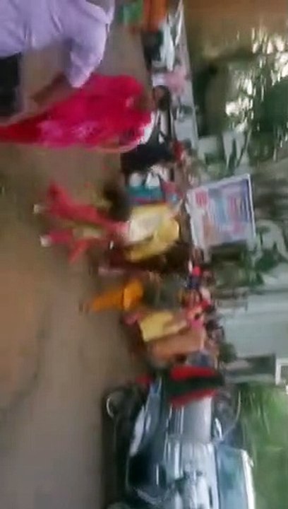 Kerala The women smashed the branch secretary who spread morphing women..