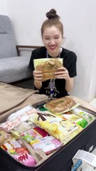 Thanh Thanh Huyền unbox vali toàn đồ cúng giao thừa