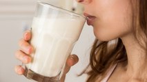 कच्चा दूध पेट के लिए फायदेमंद है या नहीं । कच्चा दूध पीने का सही तरीका क्या है । Boldsky *Health
