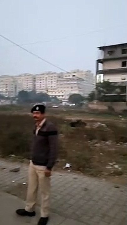 तड़के पुलिस ने मारी  छापा, हथियार के साथ  अवैध शराब जब्त
