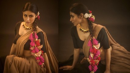 Mouni Roy Ghagra Choli Look में लगी बेहद खूबसूरत, Retro Poses से Fans का लूटा दिल | Video Viral