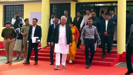 VIDEO STORY : मुख्यमंत्री भूपेश बघेल ने ली अधिकारियों की बैठक, रोड और पानी समेत अन्य समस्याओं को जल्द दुरुस्त करने दिए निर्देश