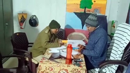 Truck full of illegal wood going from Bagh to Indore caught