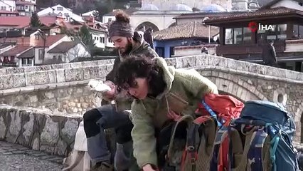 25 günde 3 ülke gezdiler! Nasıl gezdikleri merak konusu oldu