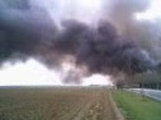 feu d entrepot a moussy le neuf