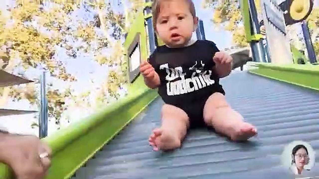 Funny_Babies_Playing_Slide_Fails__Cute_Baby_Videos video Dailymotion