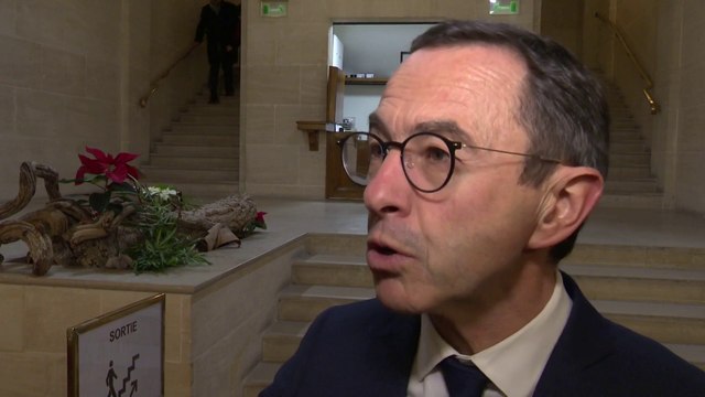 Grèves: Bruno Retailleau rappelle son texte pour assurer un service minimum