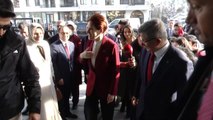 Meral Akşener, Altılı Masa Toplantısı Öncesinde Ahmet Davutoğlu'nu Ziyaret Etti