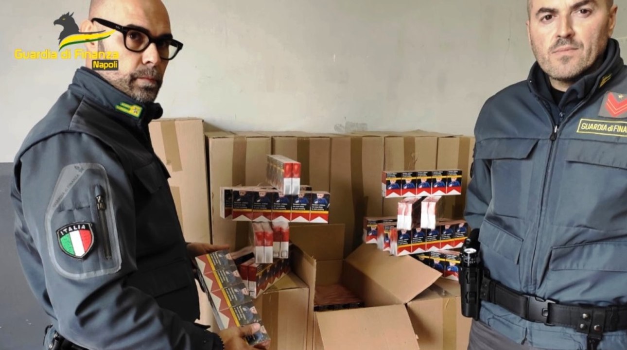 Contrabbando, sequestrate 3 tonnellate di sigarette tra Napoli e Quarto (19.01.23)