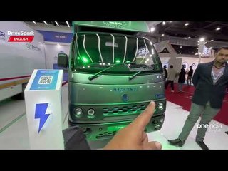 Télécharger la video: Auto Expo 2023: Jupiter Electric Mobility  Stall Walk Around | Punith Bharadwaj | DriveSpark