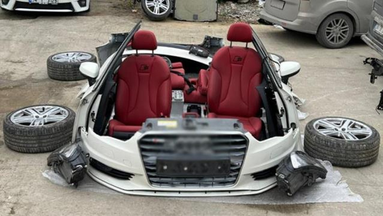 Bak sen şu işe! Yedek anahtarını sakladığı lüks otomobili yeni sahibinden çalıp paramparça etti